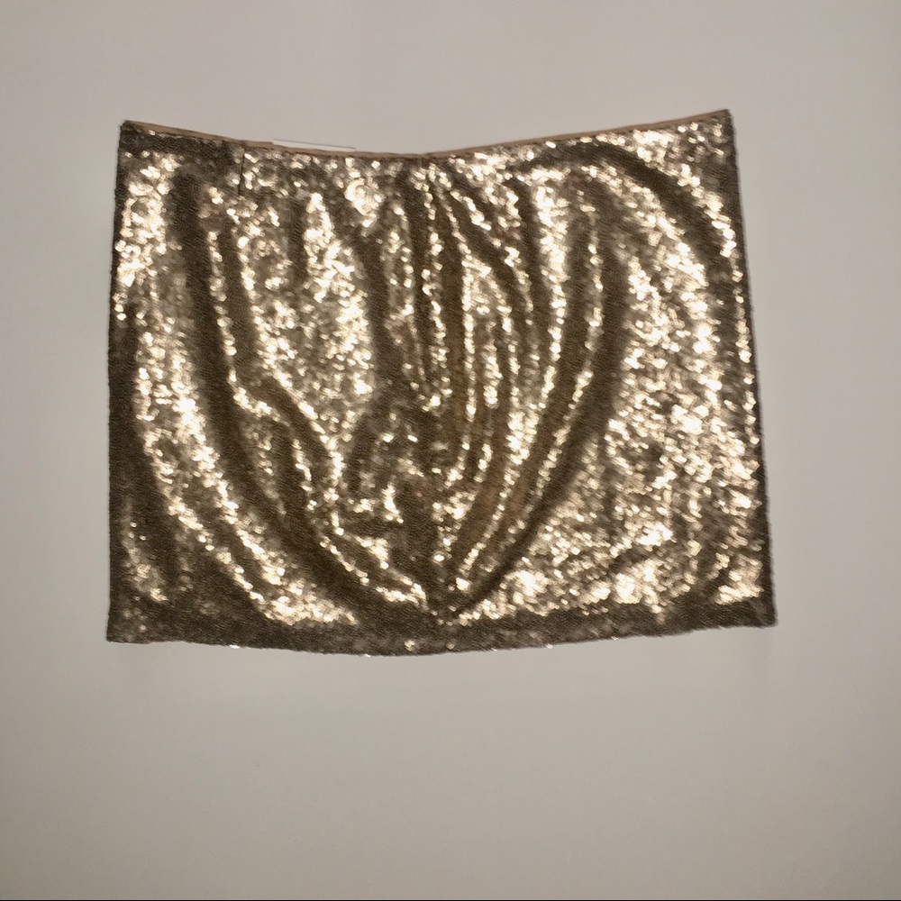 Mini gold sequin skirt